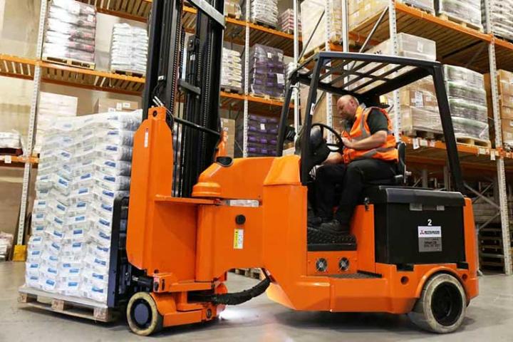 Articulated forklift truck in use